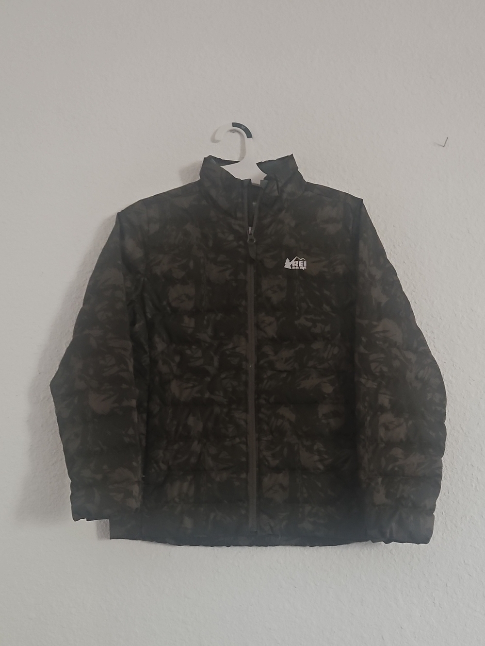Boy REI-Coop Insulated Puffer Jacket - Black Camo Sz 10-12